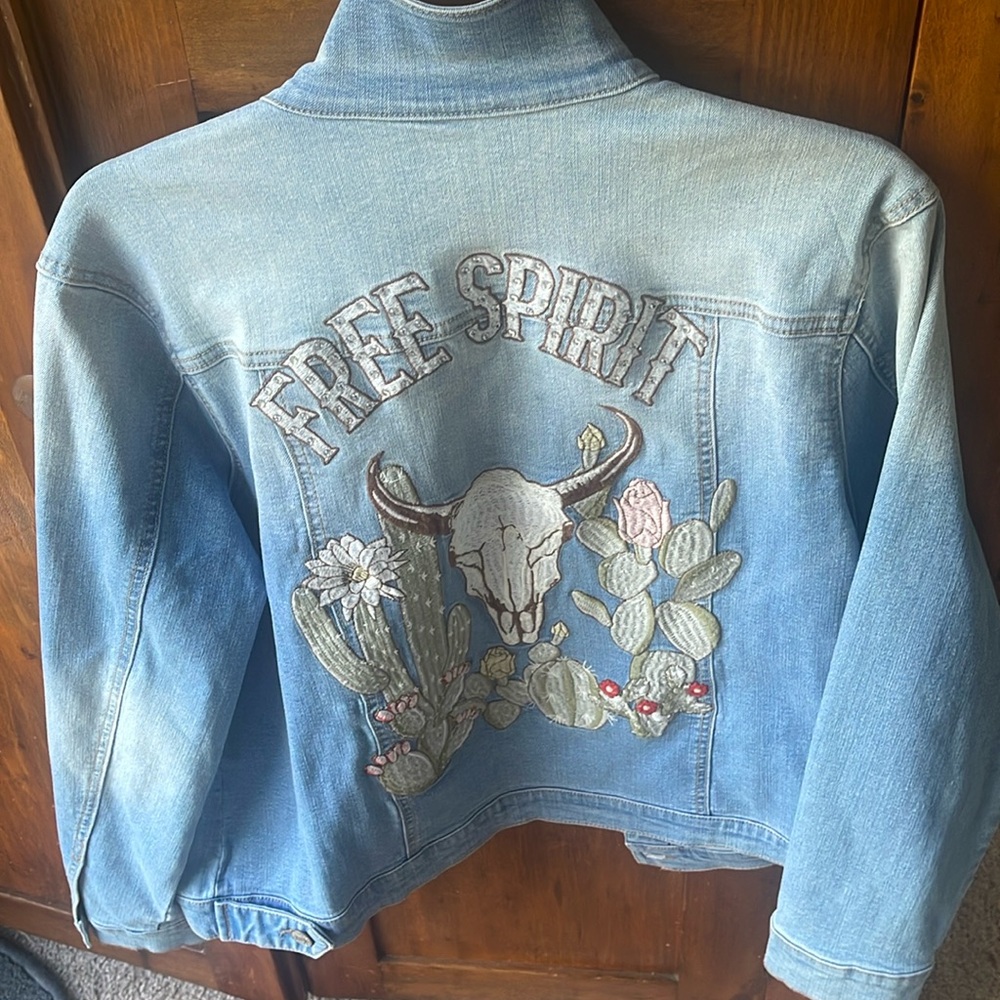 Free spirit embroidered blue, jean jacket